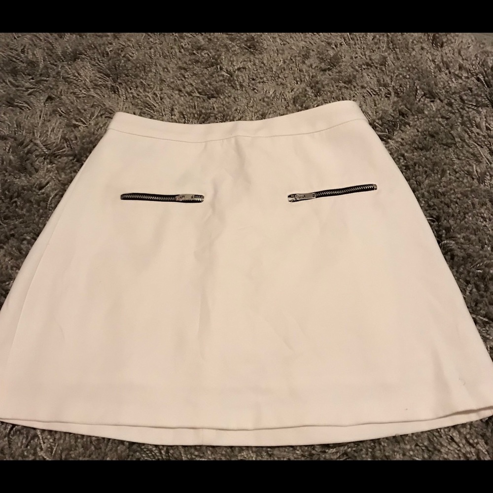 White Zara mini skirt with zippers in front